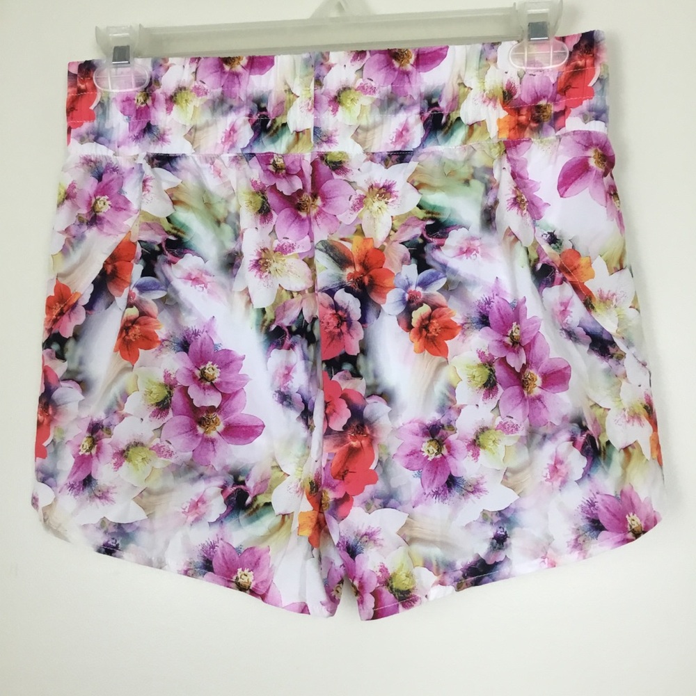 Jockey Women’s Pink Floral Running Shorts Size M - Picture 3 of 6